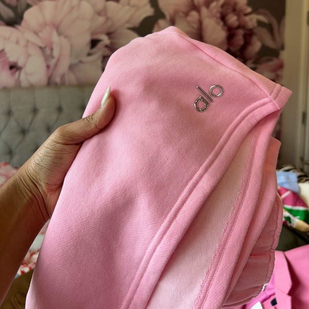 ALO Yoga Pink Athletic Shorts - Picture 5 of 8